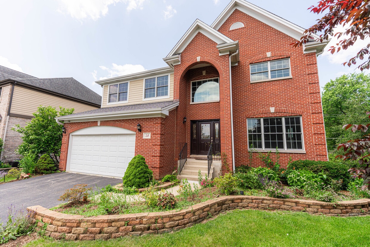 Primary Photo - 28 W Summerset Ct