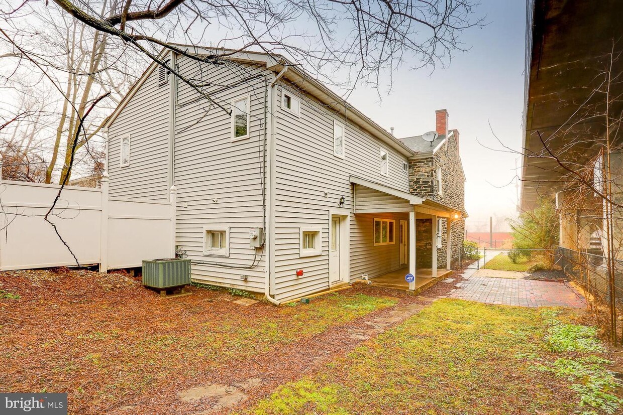 Primary Photo - 3638 Clipper Rd