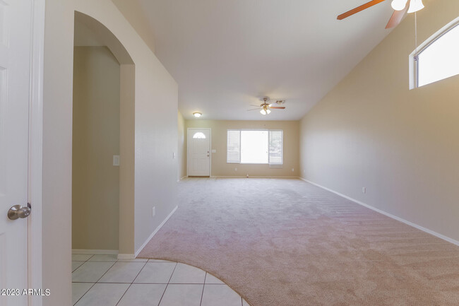 Foto del edificio - 8643 N 112th Ave