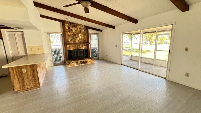 Foto del edificio - 10548 86th Ave N