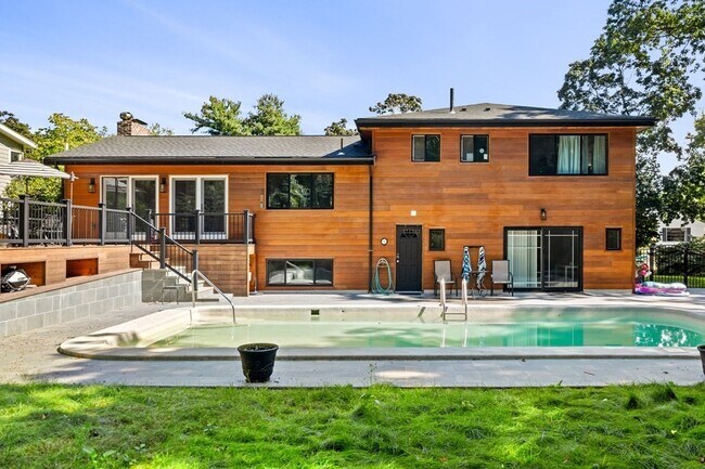 Foto del edificio - 93 Woodcliff Rd
