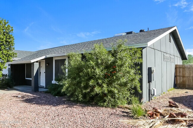 Building Photo - 503 W El Prado Rd