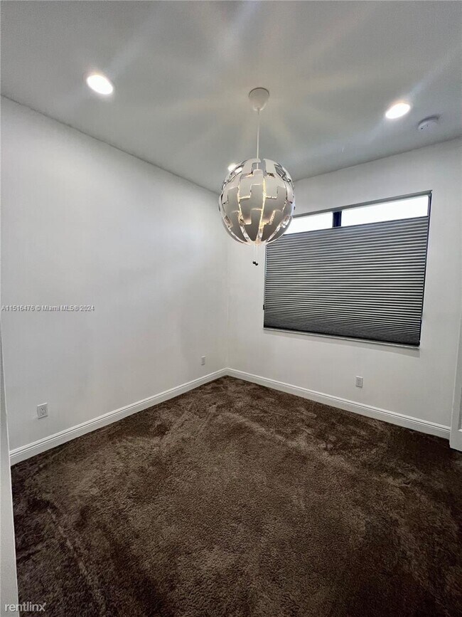 Building Photo - 4 br, 2.5 bath House - 20909 NW 1st Ct