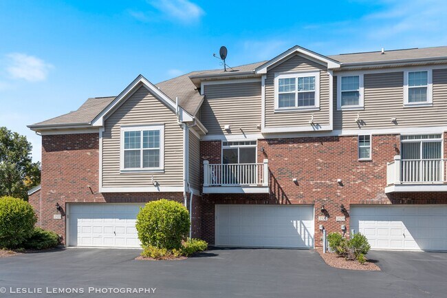 Building Photo - 2525 Dunraven Ave