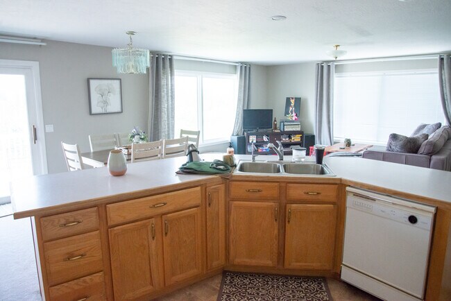 Foto del edificio - 2310 Hillcrest Rd