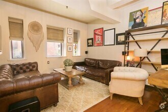 Building Photo - 227 Christopher Columbus Dr