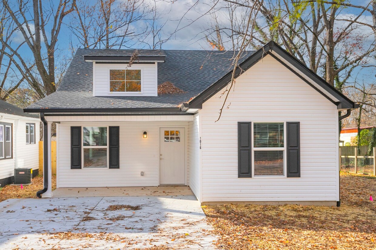 Primary Photo - Charming Gallatin Home!