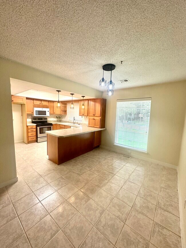 Foto del edificio - 617 NW 140th St