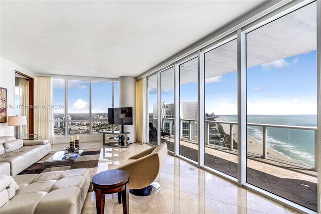 Foto del edificio - 100 South Pointe Dr