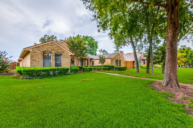 Building Photo - 3900 Inverness Ln