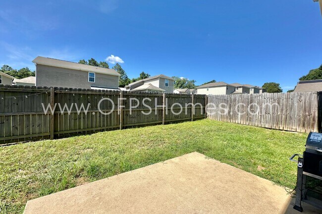 Foto del edificio - 454 Eisenhower Dr