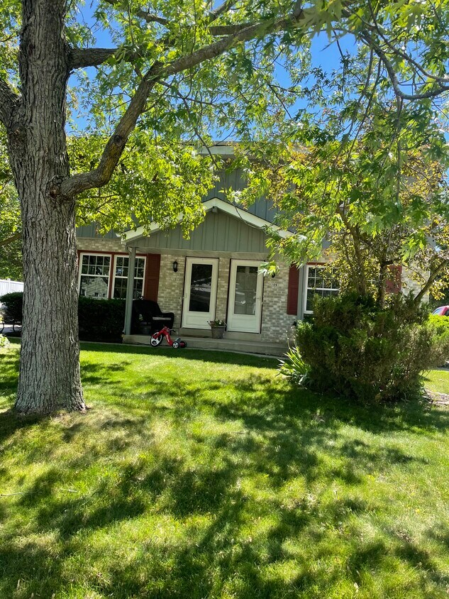 1109 Western Trl, Mukwonago, WI 53149 Townhome Rentals in Mukwonago