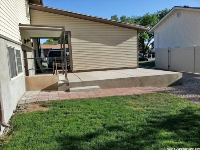 Building Photo - Beautiful home with fence backyard