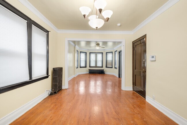 Foto del edificio - 8533 S Oglesby Ave