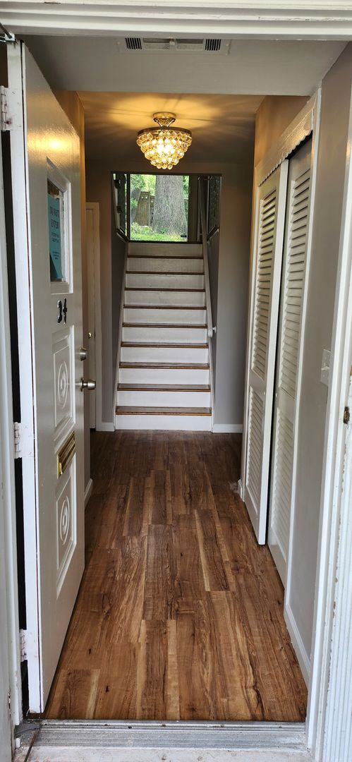 Building Photo - Charming 3 Bed with 2 Baths
