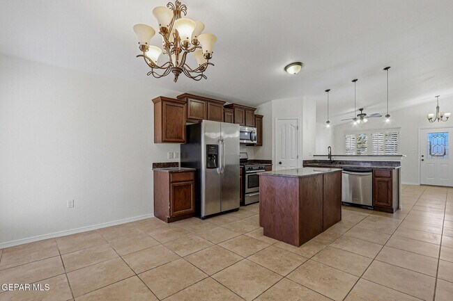 Foto del edificio - 14350 S Cave Ave