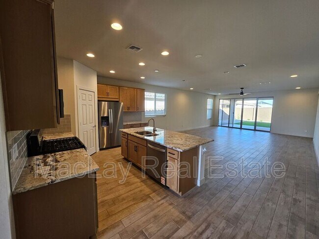 Building Photo - 1260 Treasure Trl