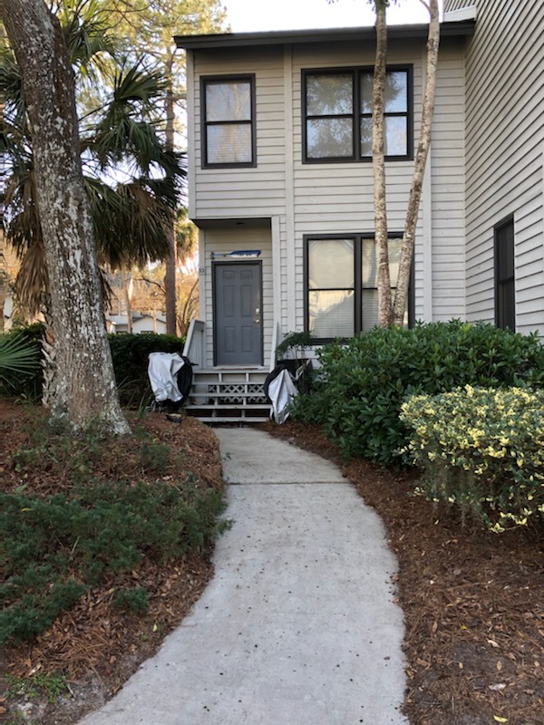 great end unit - 19 Lemoyne Ave
