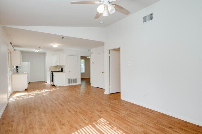 Foto del edificio - 8110 Willet Trail