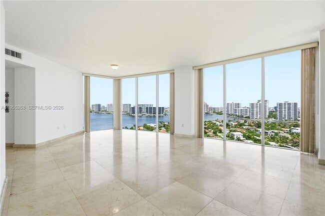 Foto del edificio - 18671 Collins Ave