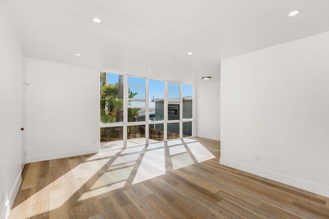 Building Photo - 3901 Highland Ave