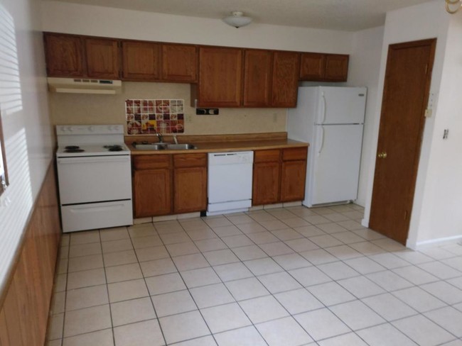 Building Photo - 2857 Themis St