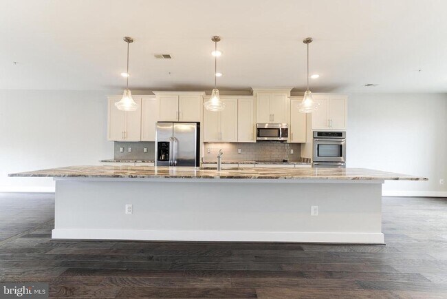 Foto del edificio - 44750 Tiverton Sq
