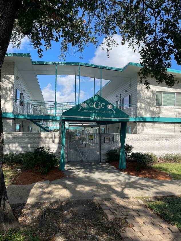 Primary Photo - 1BD/1BA Condo on St Charles Ave with a Pool