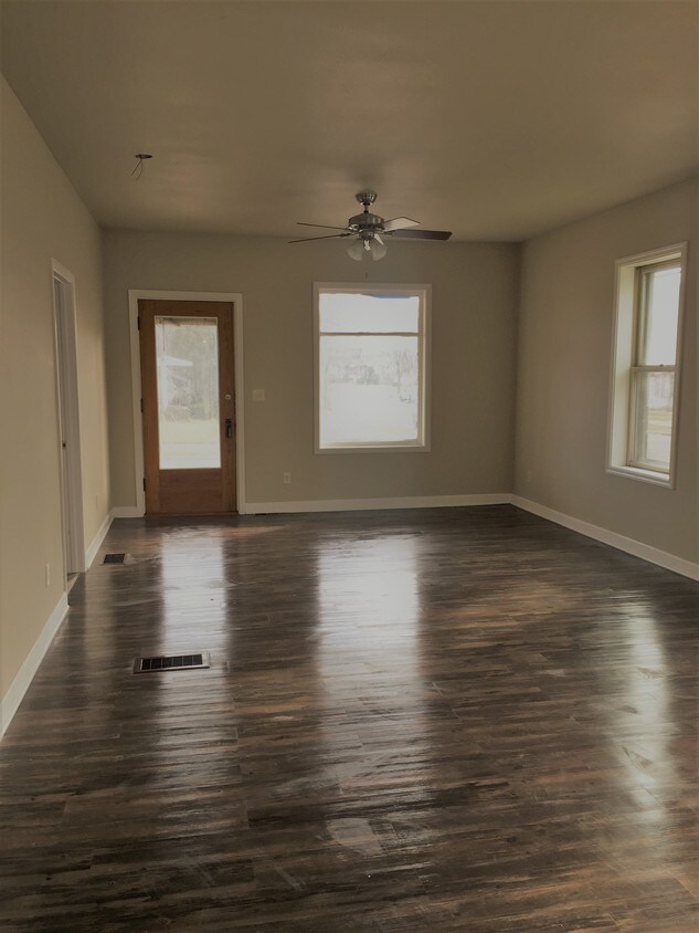 Primary Photo - 2424 50th St