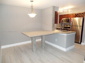 Building Photo - 2851 N Oakland Forest Dr