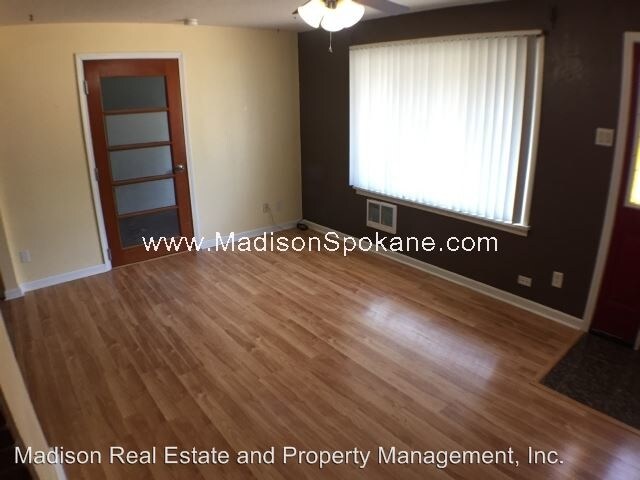 Building Photo - 3 br, 1 bath House - 5129 W. Hoffman Pl.
