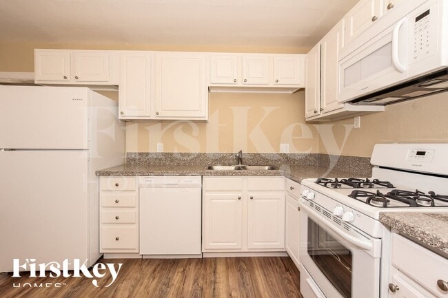 Building Photo - 2919 W Seldon Ln