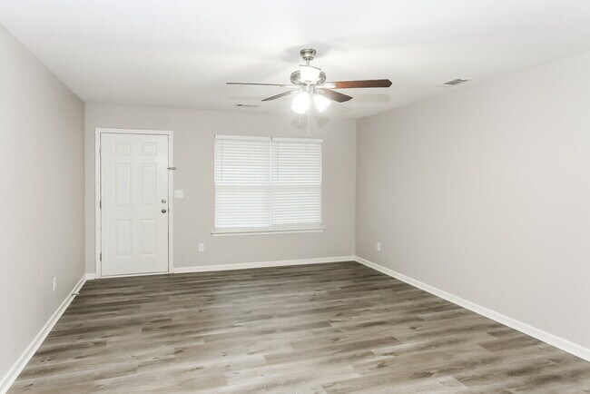 Building Photo - 3031 Crabapple Ln