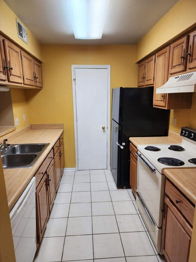Building Photo - 224 Bracewell Dr