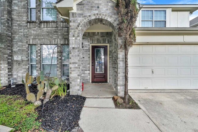 Building Photo - 2431 Halstead Dr