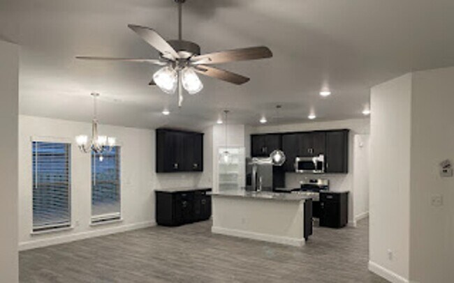 Foto del edificio - Brand New 4BD in New Subdivision!