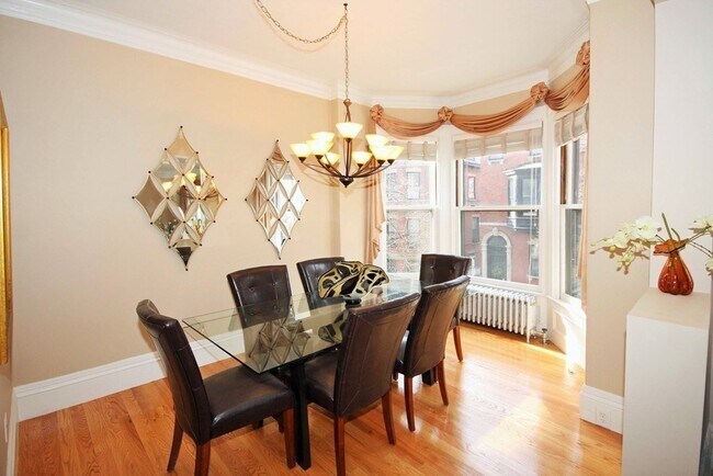 Building Photo - 295 Beacon St