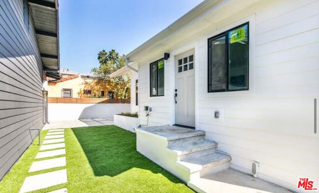 Building Photo - 1330 Silver Lake Blvd