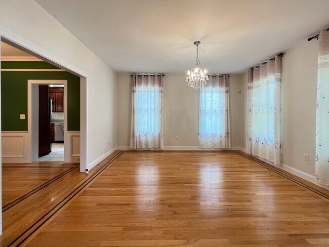 Building Photo - 7 Cider Mill Ln