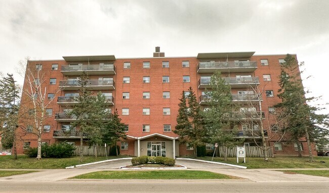 Photo du bâtiment - 3450-3450 Fieldgate Dr