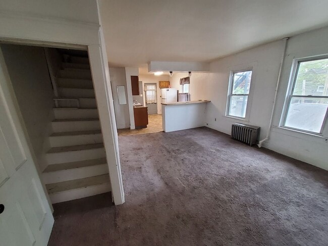 Building Photo - NO SECURITY DEPOSIT REQUIRED! One Bedroom Apartment in Kingston!