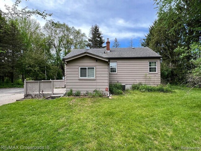 Building Photo - 44291 Bemis Rd