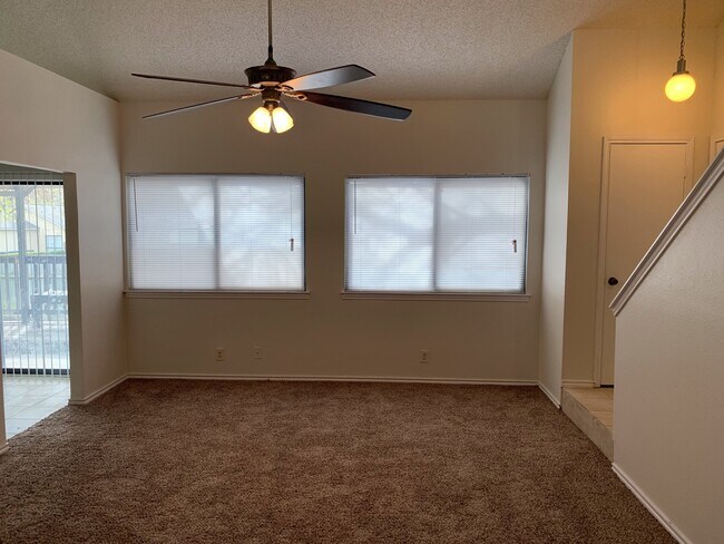 Foto del edificio - LOVELY 3 BEDROOM 2 BATH HOME IN SPRING CRE...