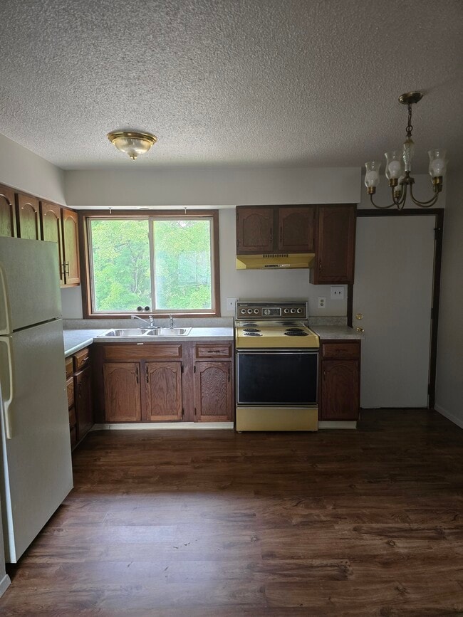 Building Photo - 3229 Sycamore Ter