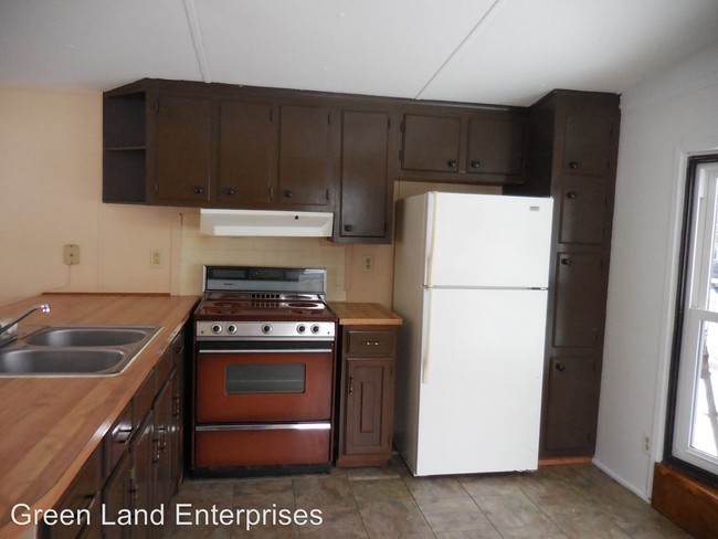 Building Photo - 2743 Everett Rd