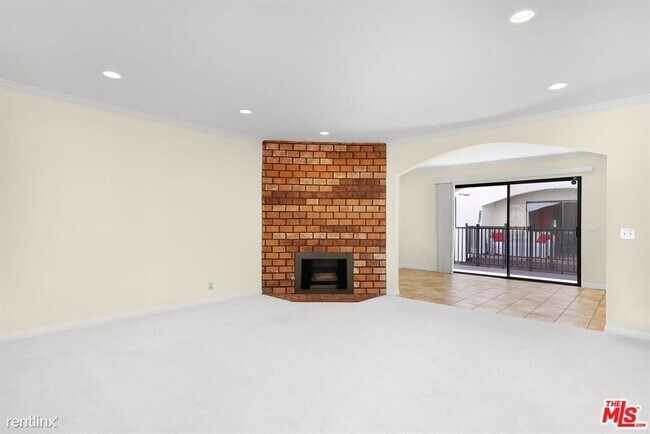 Building Photo - 3 br, 3 bath Condo - 4327 Duquesne Ave