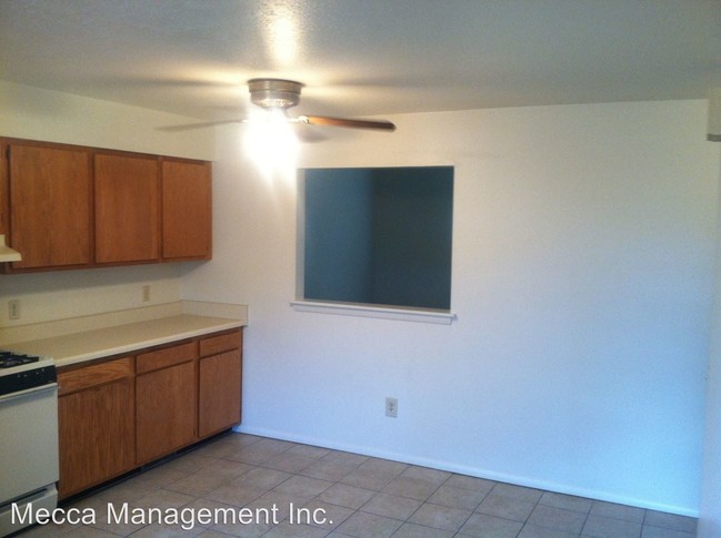 Foto del edificio - 28309-28317 Simmons Rd