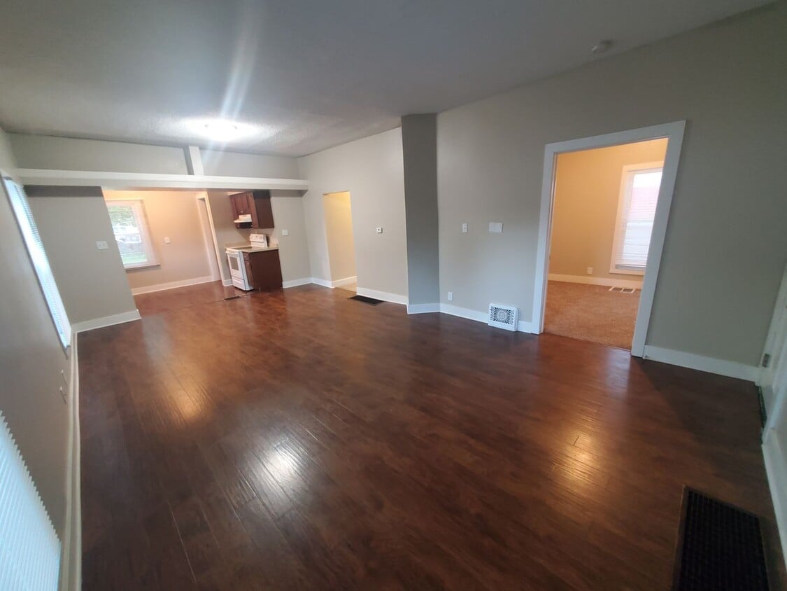 Primary Photo - 2 Bedroom, 1 Bathroom home with front porc...
