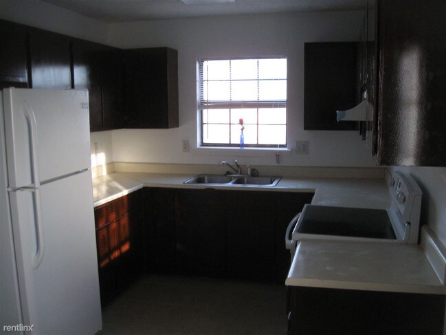 Building Photo - 151 Angela Dr