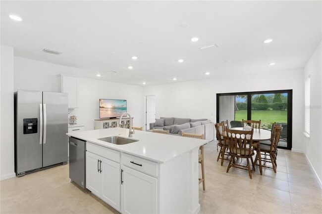Building Photo - 6587 Silverstar Dr
